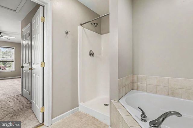 1247 CROSS CREEK DR, Mechanicsburg, PA 17050