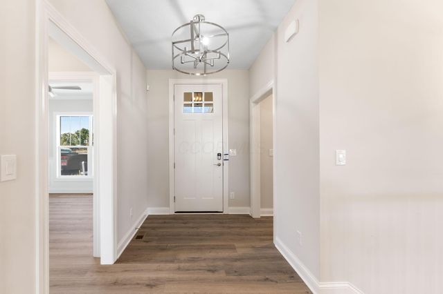 4275 Flamingo Drive, Lewis Center, OH 43035