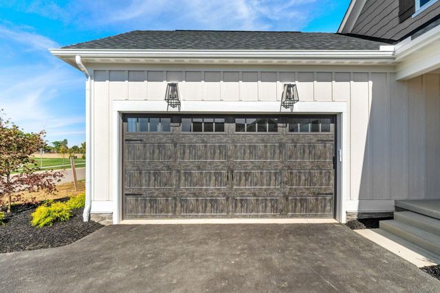 4275 Flamingo Drive, Lewis Center, OH 43035