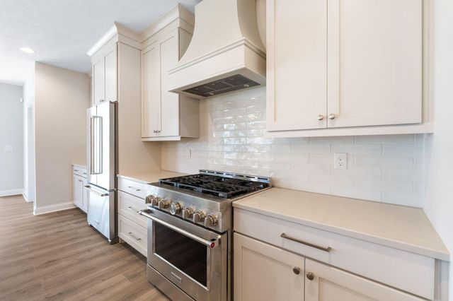 4275 Flamingo Drive, Lewis Center, OH 43035