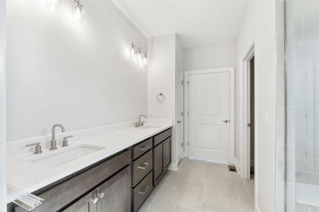 4275 Flamingo Drive, Lewis Center, OH 43035