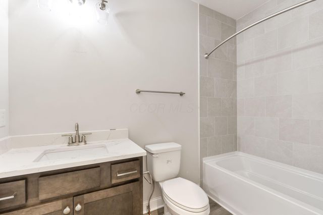 4275 Flamingo Drive, Lewis Center, OH 43035