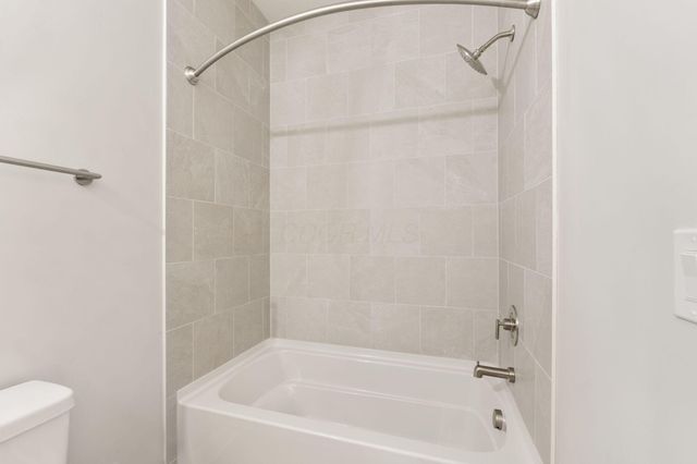 4275 Flamingo Drive, Lewis Center, OH 43035