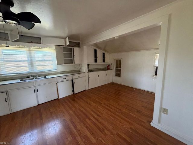 1017 Longstreet LN, Suffolk, VA 23437