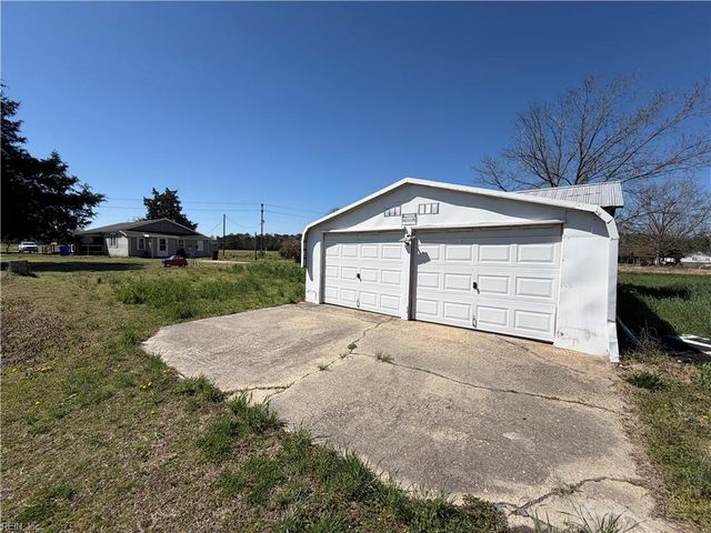 1017 Longstreet LN, Suffolk, VA 23437