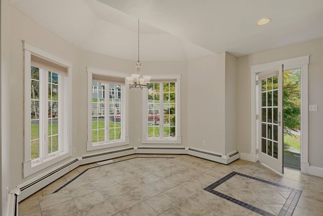 33 Flores, Fall River, MA 02721