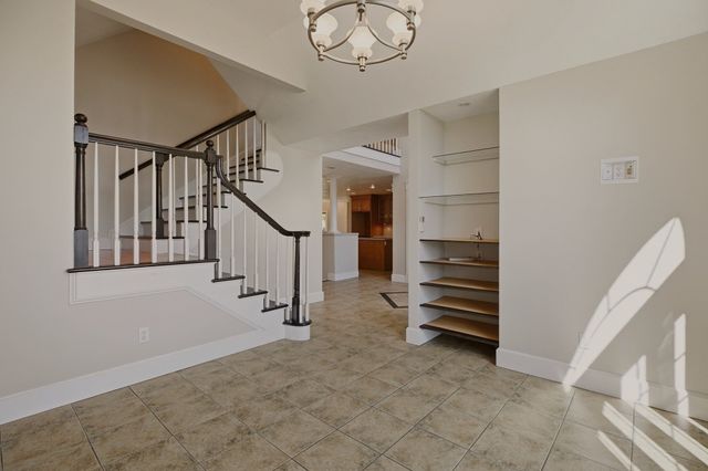 33 Flores, Fall River, MA 02721