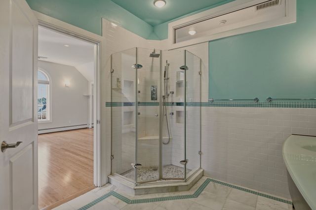 33 Flores, Fall River, MA 02721