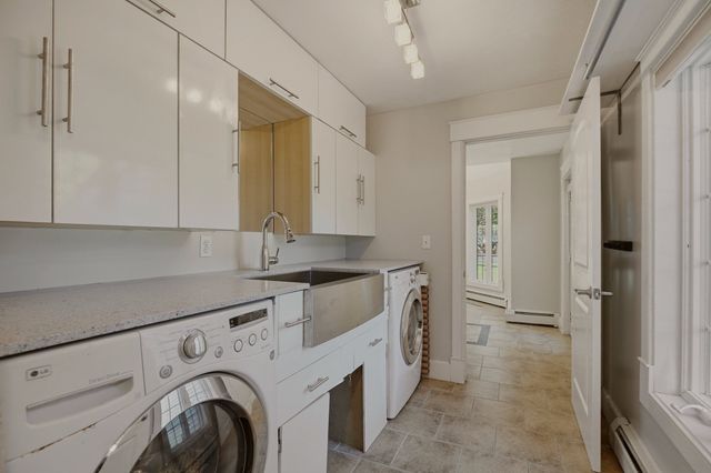 33 Flores, Fall River, MA 02721