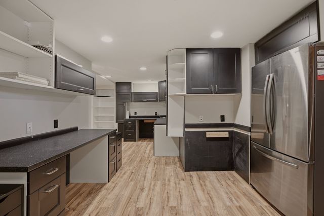 33 Flores, Fall River, MA 02721