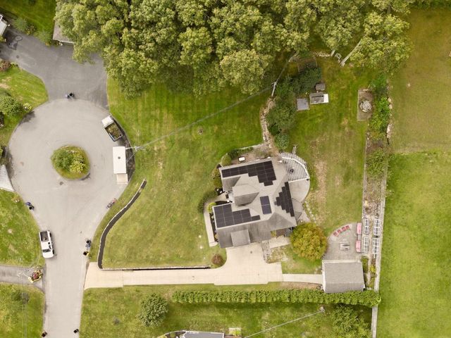33 Flores, Fall River, MA 02721