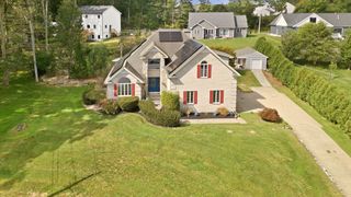 33 Flores, Fall River, MA 02721