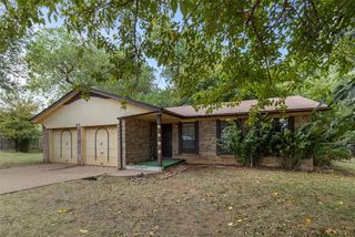 613 W Greenwood Court, Mustang, OK 73064