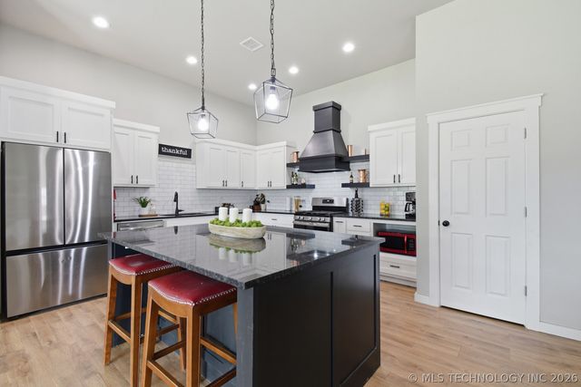 1712 N Firewood Avenue, Broken Arrow, OK 74012