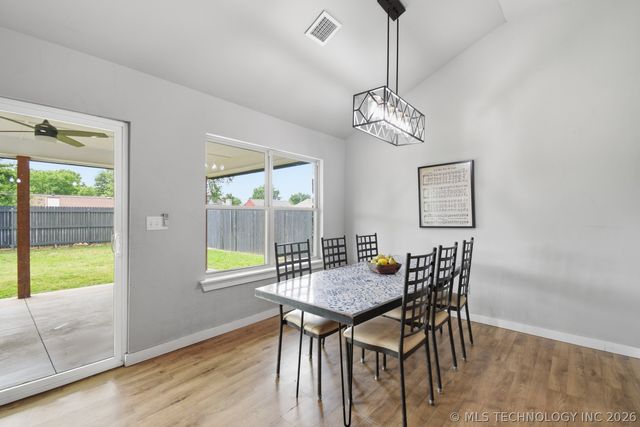 1712 N Firewood Avenue, Broken Arrow, OK 74012