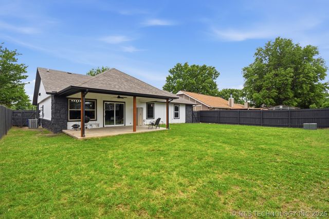 1712 N Firewood Avenue, Broken Arrow, OK 74012
