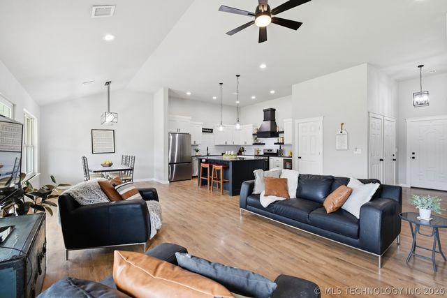 1712 N Firewood Avenue, Broken Arrow, OK 74012