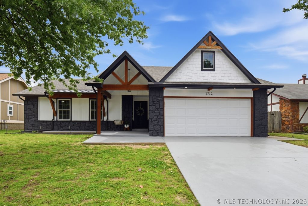 1712 N Firewood Avenue, Broken Arrow, OK 74012