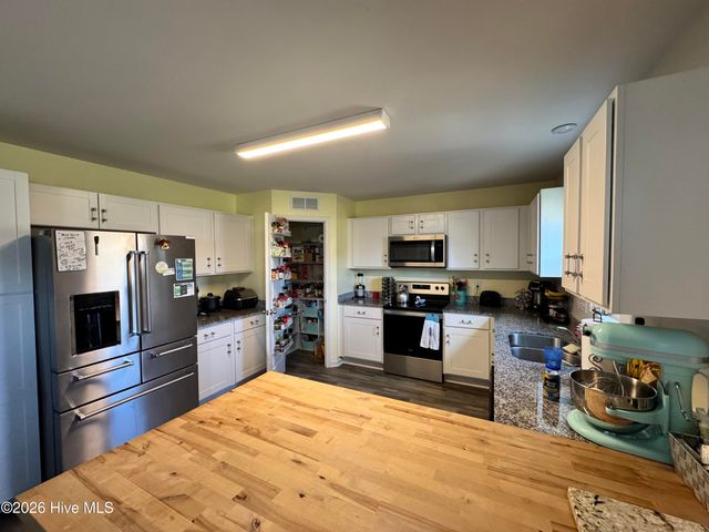 838 Ashbury Lane, Ayden, NC 28513