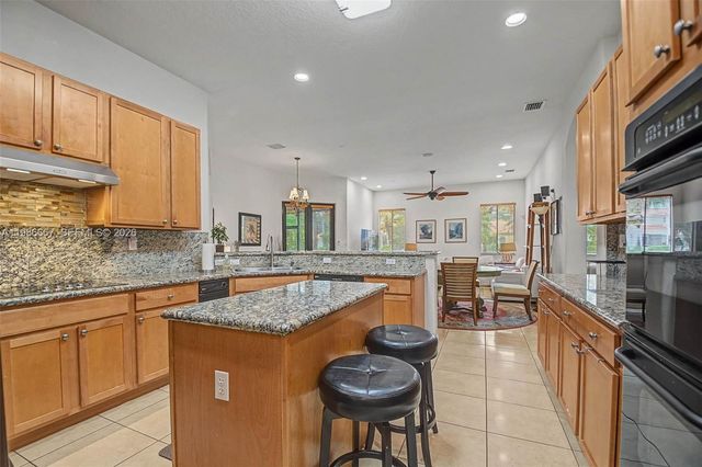 19528 SW 79th Pl, Cutler Bay, FL 33157