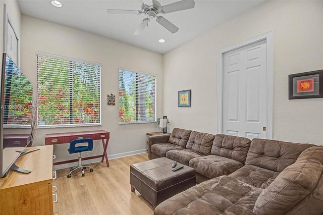 19528 SW 79th Pl, Cutler Bay, FL 33157