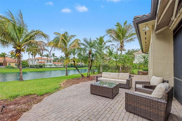 19528 SW 79th Pl, Cutler Bay, FL 33157