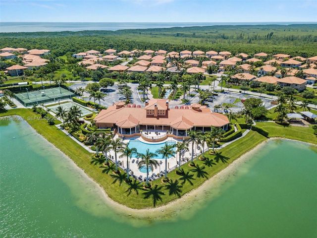 19528 SW 79th Pl, Cutler Bay, FL 33157