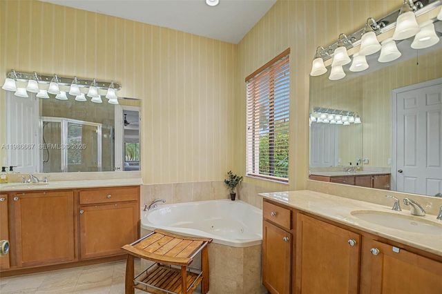 19528 SW 79th Pl, Cutler Bay, FL 33157