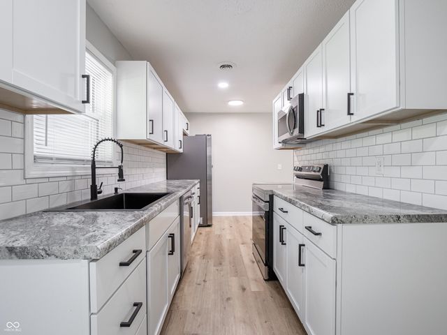 6527 W 15th Street, Indianapolis, IN 46214