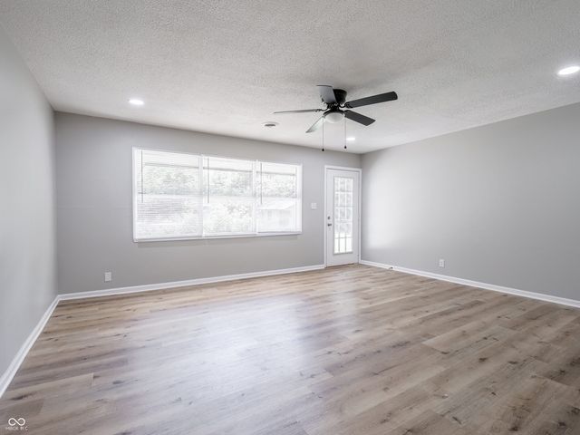 6527 W 15th Street, Indianapolis, IN 46214