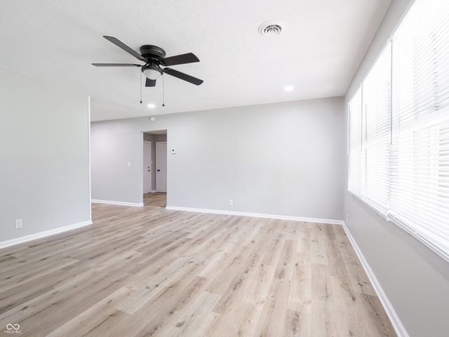 6527 W 15th Street, Indianapolis, IN 46214