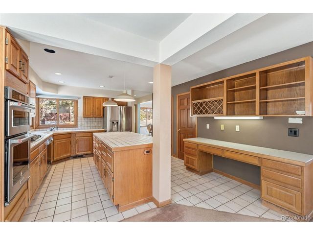 25833 Gateway Dr, Golden, CO 80401