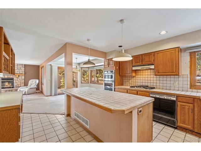 25833 Gateway Dr, Golden, CO 80401