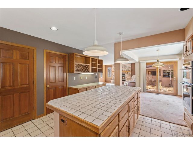 25833 Gateway Dr, Golden, CO 80401