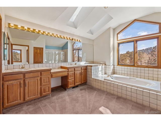 25833 Gateway Dr, Golden, CO 80401