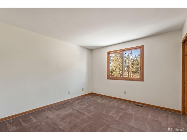 25833 Gateway Dr, Golden, CO 80401