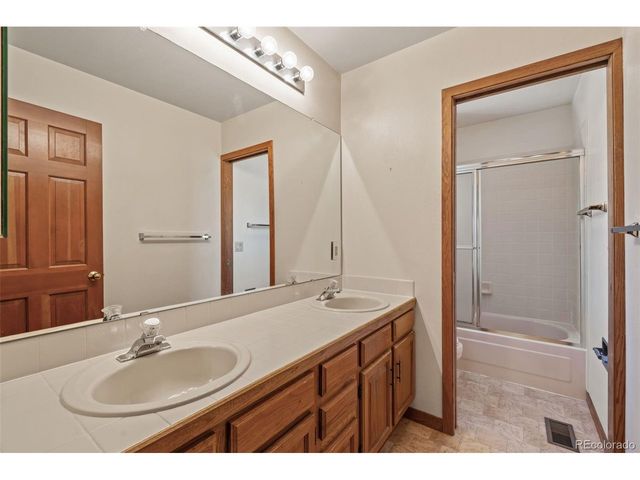 25833 Gateway Dr, Golden, CO 80401