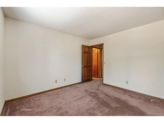 25833 Gateway Dr, Golden, CO 80401