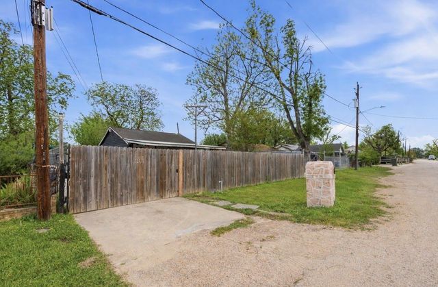 2423 Chamberlain Street, Houston, TX 77093
