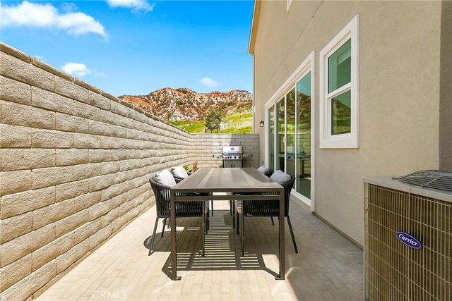 27235 Reed Lane, Valencia, CA 91381