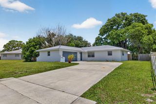 313 SE Atlas Terrace, Port St. Lucie, FL 34983