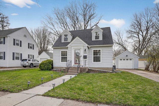 1515 Tremont Street, Cedar Falls, IA 50613