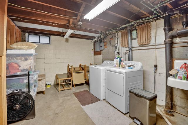 1515 Tremont Street, Cedar Falls, IA 50613