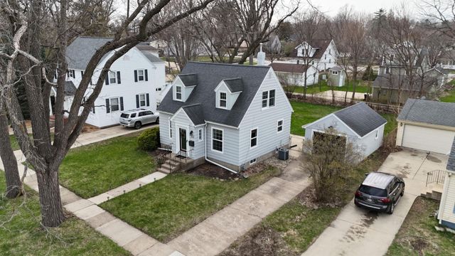1515 Tremont Street, Cedar Falls, IA 50613