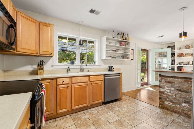 12 Stratford Road, Charleston, SC 29407