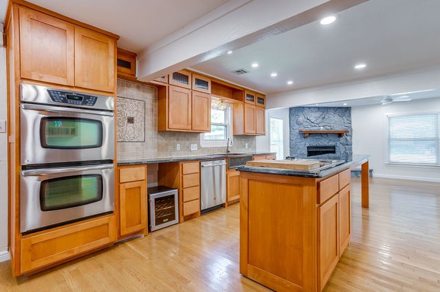 4237 Geddes Avenue, Fort Worth, TX 76107