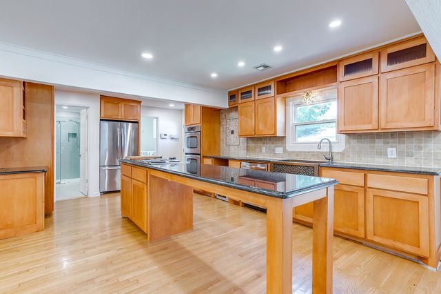 4237 Geddes Avenue, Fort Worth, TX 76107