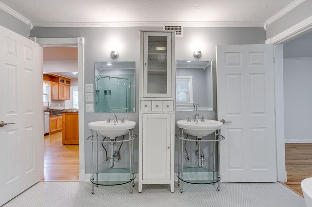4237 Geddes Avenue, Fort Worth, TX 76107