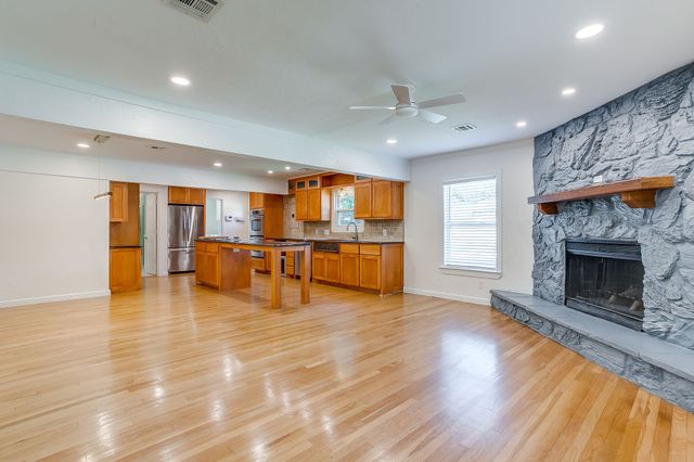 4237 Geddes Avenue, Fort Worth, TX 76107