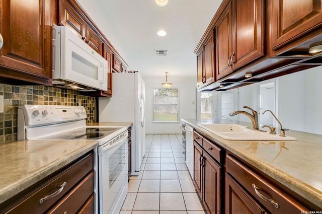 14143 Swallow Dr., San Antonio, TX 78217